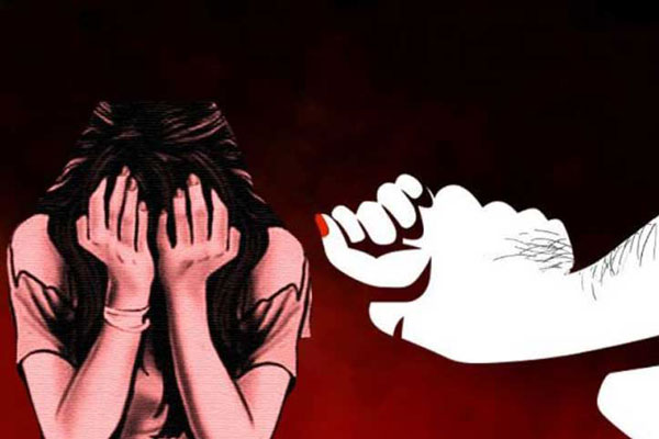 আশুলিয়ায় চলন্ত বাসে তরুণীকে গণধর্ষণ